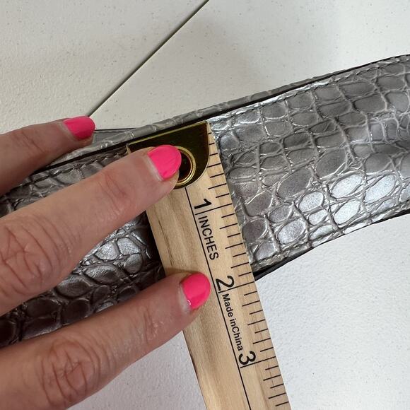 Vtg Y2K Guess Mini Bag Silver Croc Embossed Chain Accent Purse Handbag Retro - Picture 15 of 16